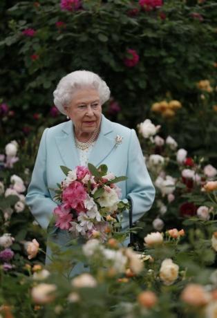 Erzsébet királynő a Chelsea virágkiállításon 2016. május 23-án