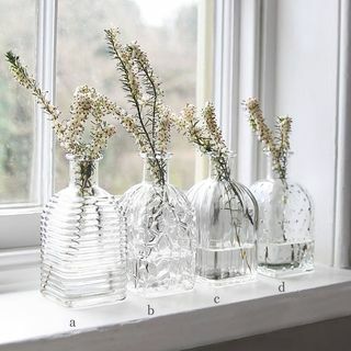 Préselt üveg négyzet alakú palackos váza