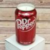 Ez a Dr Pepper gyertya pontosan olyan illatú, mint az ital, és tényleges dobozban kerül forgalomba
