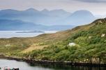 Van egy teljes sziget eladó a Skót Felföldön, és ez bájos