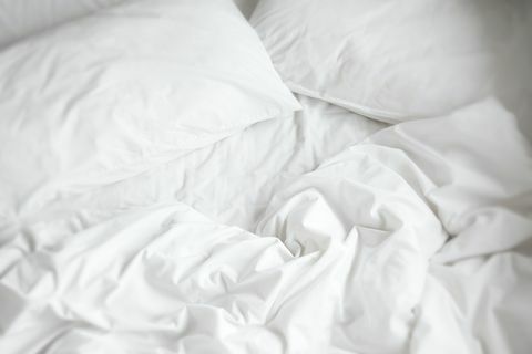 fehér ágynemű