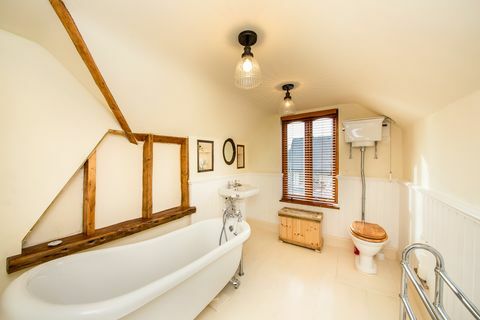 Osiris, a fáraók szigete, fürdőszoba - Thames Ditton Marina Estate Agents