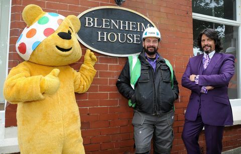 DIY SOS: Millió font összegű rászoruló BBC gyermekek - Pudsey, Nick Knowles, Laurence Llewelyn-Bowen Pudsey