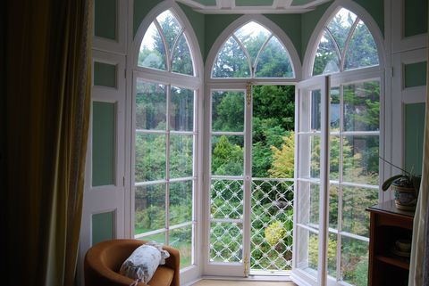 Brookdale - Devon - rózsaszín ház - ablak - erő és fiai