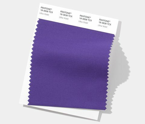 A Pantone bejelentette az ultraibolya évet 2018 színévé