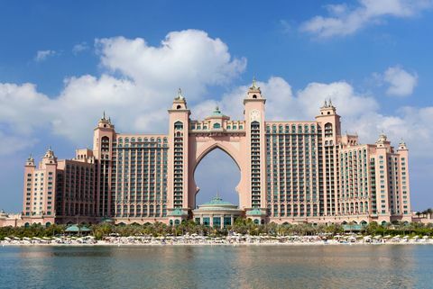 Az Atlantis Hotel a Palm Jumeirah-n található, Dubaiban, Egyesült Arab Emírségekben