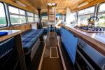 Maradjon átalakított Vintage emeletes buszban Walesben