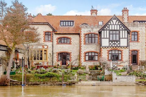 Szabók - Shillingford Court - Oxfordshire - front - Savills