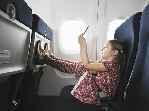 kislány repülőgép repülési etikett