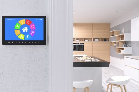 Smart Home Control modern konyhával