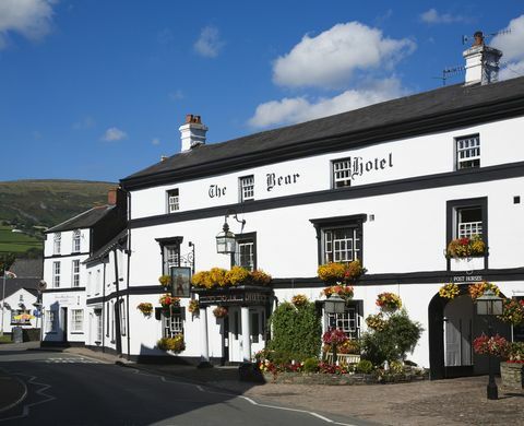 A Bear Hotel, Crickhowell. Brecon Beacons Nemzeti Park, Powys, Wales.