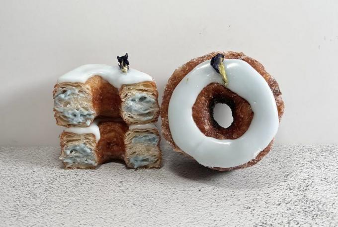 Dominique ansel vegán cronut felfelé tükrözi a Sherwin Williams-t, a 2024-es év színe