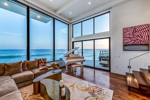 Eladó Barry Manilow korábbi tengerparti ház, a kaliforniai Los Angeles-i Malibuban