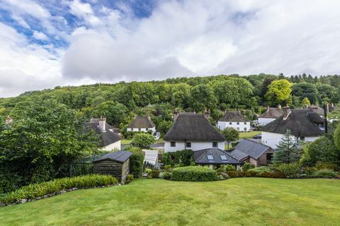 gyönyörű ház eladó milton abbas falu szívében, dorset