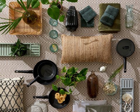 dunelm tudatos választás flatlay