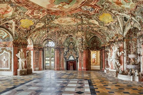 barokk palota a netflix „a császárné”-től, most az airbnb-n
