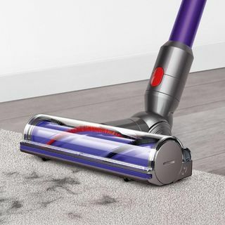 Felújított Dyson V8 állati porszívó