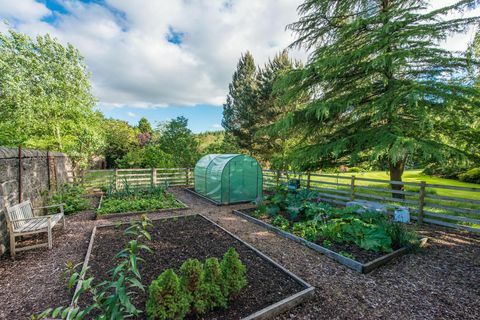 Delford ház eladó a festői Kinnaird faluban, Perthshire-ben