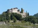 Az Airbnb középkori 10. századi kastélyt kínál kápolnával Katalóniában, Spanyolország