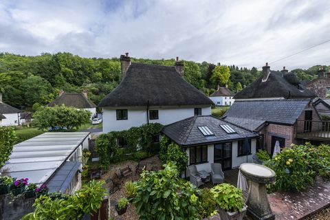 gyönyörű ház eladó milton abbas falu szívében, dorset