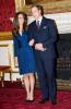 Most már kaphat Kate Middleton kék eljegyzési ruháját kevesebbért