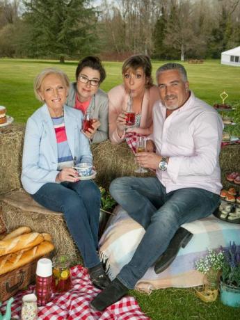 A Nagy Brit Bake Off (GBBO) 7. sorozat a BBC One-on - Mary Berry, Sue Perkins, Mel Giedroyc, Paul Hollywood