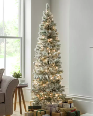 Vékony, 6 láb felbukkanó havas mesterséges karácsonyfa