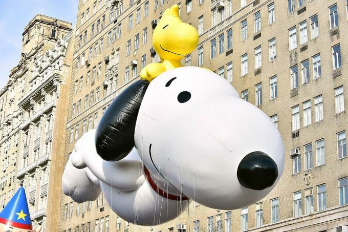 hálaadás napja szórakoztató tények macy hálaadás napi felvonulása snoopy ballonnal