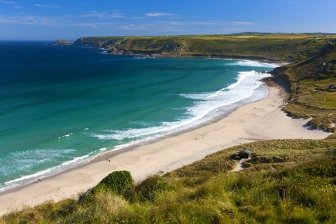 Homokos strand a Sennen-nél, a Penwith-félszigeten, a Whitesands-öböl mellett.